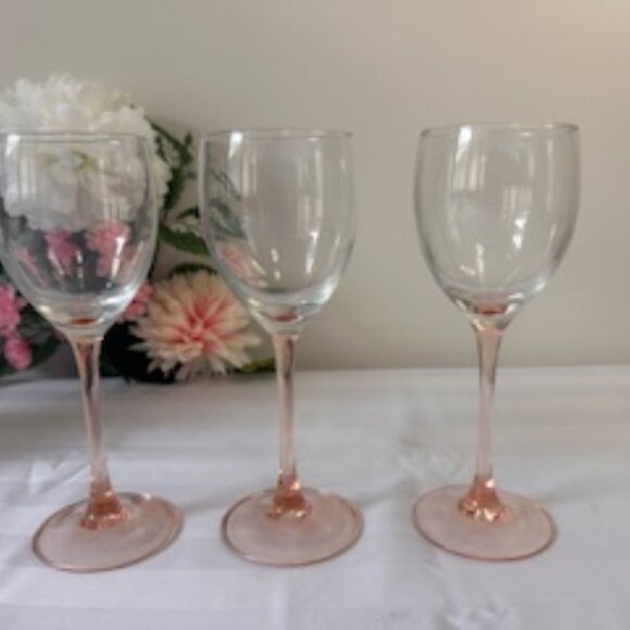 Vintage Luminarc France Pink Tulip Wine Glasses – Blush Stemware Elegant Mid-Cen - Picture 2 of 4